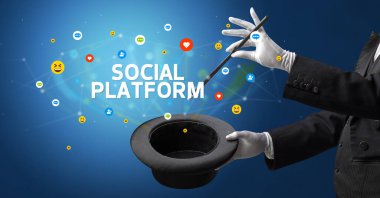 Sihirbaz SOCIAL PLATFORM yazıtları, sosyal medya pazarlama konseptiyle sihirbazlık numarası gösteriyor