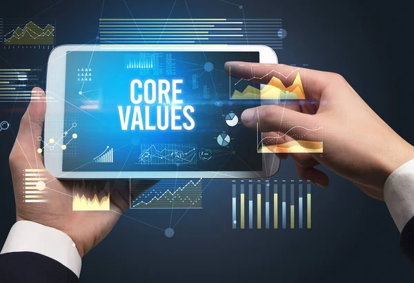 Közelkép Kézfogás Tabletta Core Értékek Felirat Modern Üzleti Koncepció — Stock Fotó