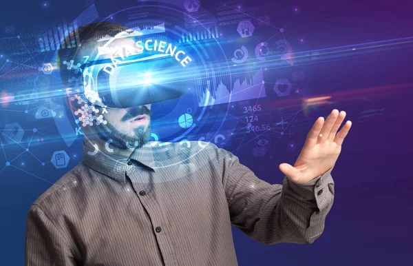 Podnikatel Prohlíží Brýle Virtual Reality Nápisem Data Science Inovativní Koncept — Stock fotografie