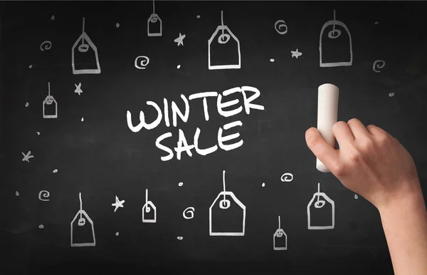 손으로 Winter Sale 비문에 분필로 온라인 — 스톡 사진