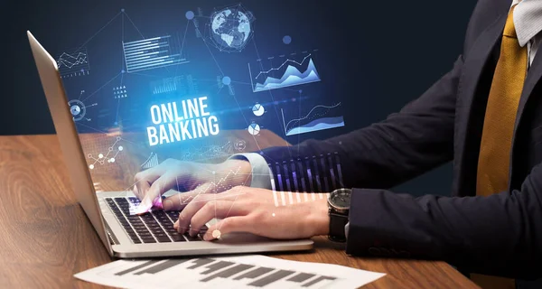 Geschäftsmann Arbeitet Laptop Mit Online Banking Aufschrift Neues Geschäftskonzept — Stockfoto