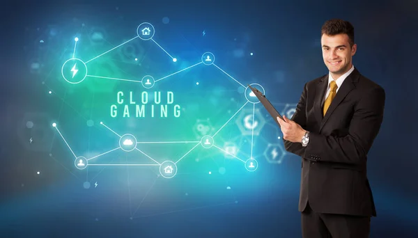 Empresário Frente Ícones Serviço Nuvem Com Inscrição Cloud Gaming Conceito — Fotografia de Stock