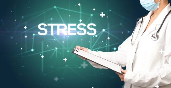 Lekarz Wypełnia Dokumentację Medyczną Napisem Stress Koncepcja Medyczna — Zdjęcie stockowe