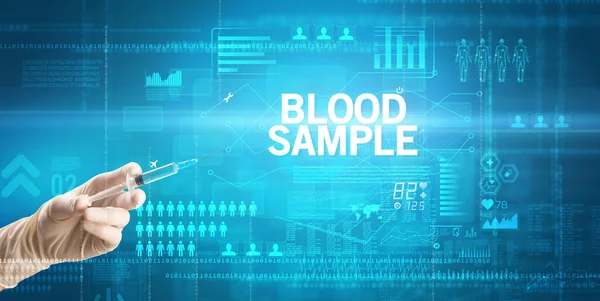 血液サンプル碑文と白い手袋保持注射器で医師の手のクローズアップビュー 医療や医療の概念 — ストック写真
