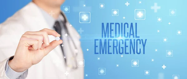 Close Médico Que Uma Pílula Com Inscrição Emergência Médico Conceito — Fotografia de Stock