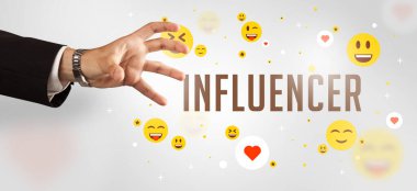 INFLUENCER yazıtlarına, sosyal medya kavramına yakın çekim