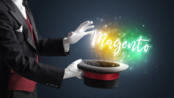 魔术师的手与魔杖和玛根托的题词 购物理念有关 — 图库照片