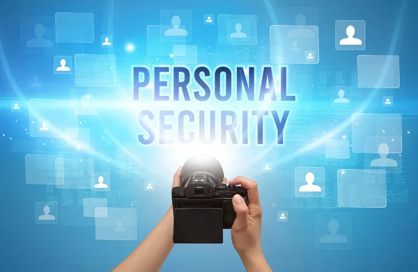 Zbliżenie Ręcznej Kamery Napisem Personal Security Koncepcja Nadzoru Wideo — Zdjęcie stockowe