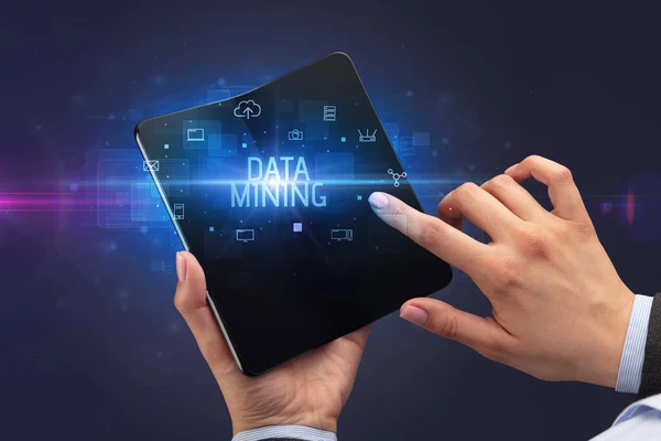 Zakenman Met Een Opvouwbare Smartphone Met Data Mining Inscriptie Cyber — Stockfoto