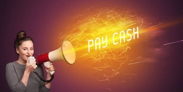 Giovane Ragazza Gridando Megafono Con Iscrizione Pay Cash Concetto Shopping — Foto Stock