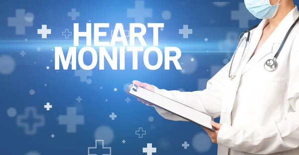 Medico Scrive Note Sugli Appunti Con Iscrizione Heart Monitor Concetto — Foto Stock