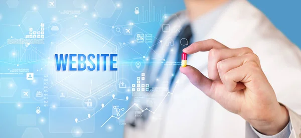 Medico Dando Una Pillola Con Iscrizione Website Nuovo Concetto Soluzione — Foto Stock