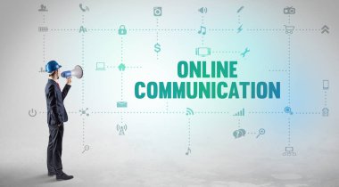 ONLINE COMUNICATION yazıt kavramı ile yeni bir sosyal medya platformu üzerinde çalışan mühendis