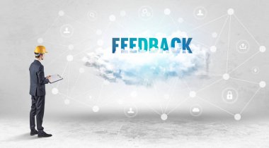 FEEDback yazısıyla sosyal medya kavramı üzerinde çalışan mühendis