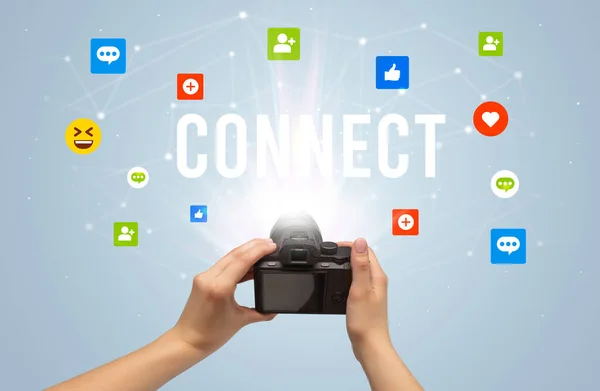 Χρήση Κάμερας Για Λήψη Περιεχομένου Μέσων Κοινωνικής Δικτύωσης Επιγραφή Connect — Φωτογραφία Αρχείου