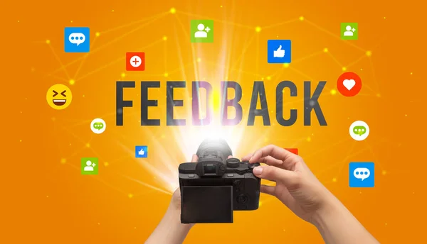 Using Camera Capture Social Media Content Feedback Inscription Social Media — Stock Photo, Image