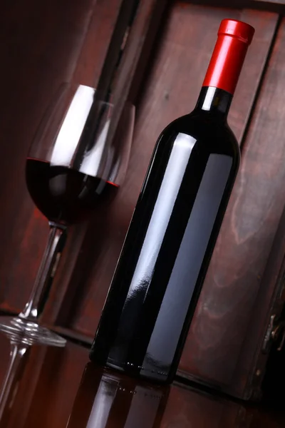 Bottle of red wine — Stock Photo, Image