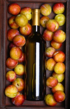 beyaz şarap ve Erik