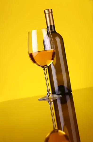 Glass of white wine — Stock Photo, Image