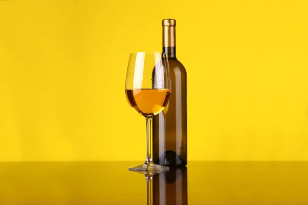 Verre de vin blanc — Photo