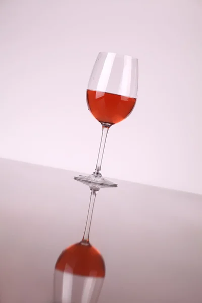 Glas av rosenvin — Stockfoto