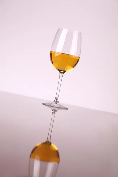 Glas Weißwein — Stockfoto