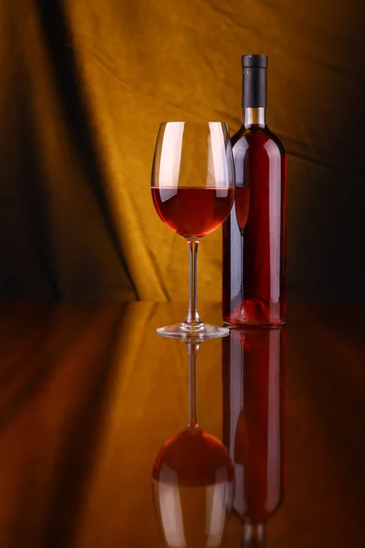 Бокал розового вина — стоковое фото