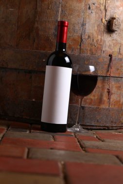 Kırmızı şarap mahzeni