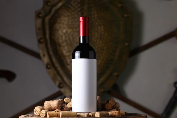 Red wine and corks — Stock Photo, Image