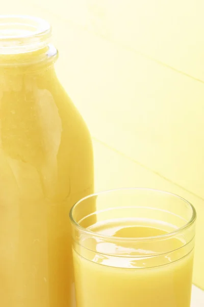 Fresh squeezed orange juice — Stock Photo, Image