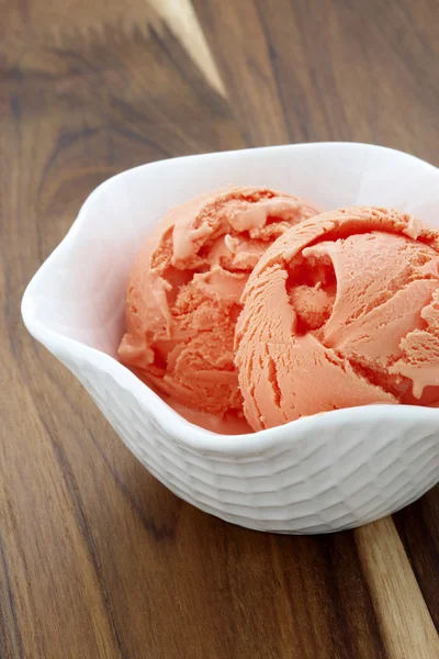 Delicious freash mandarin ice cream — Stock Photo, Image