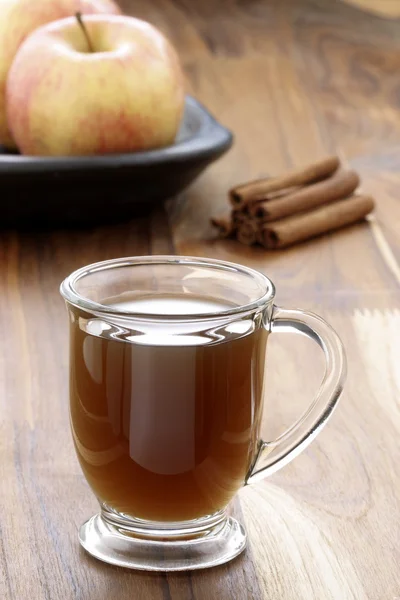 Hot fresh apple cider — Stock Photo, Image