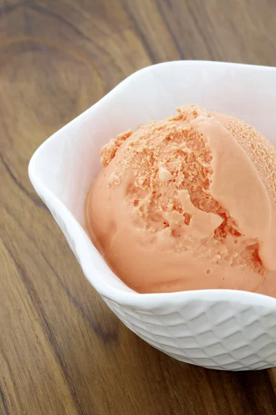 Delicious seasonal pumpkin ice cream — Stock Photo, Image