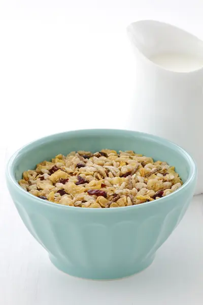Delicious and healthy muesli with fresh milk — Stock Photo, Image