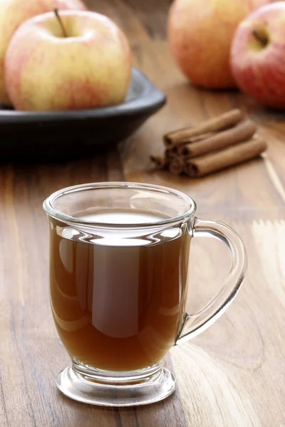 Hot fresh apple cider — Stock Photo, Image
