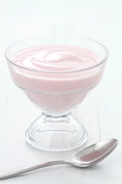 Fresh strawberry yogurt — Stock Photo, Image