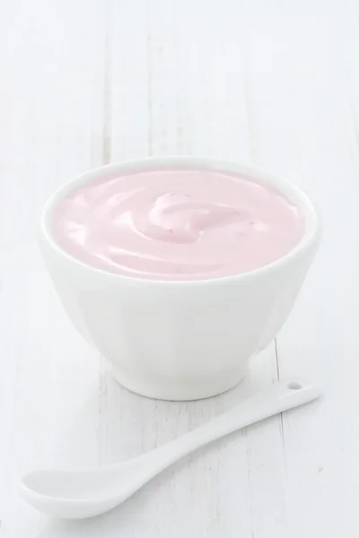 Frischer Erdbeerjoghurt — Stockfoto