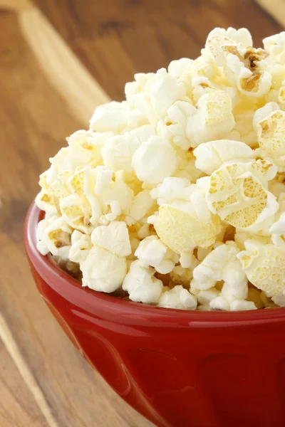 Verse heerlijke popcorn — Stockfoto