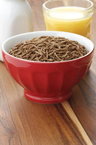 Wheat bran cereal breakfast — Stock Photo, Image