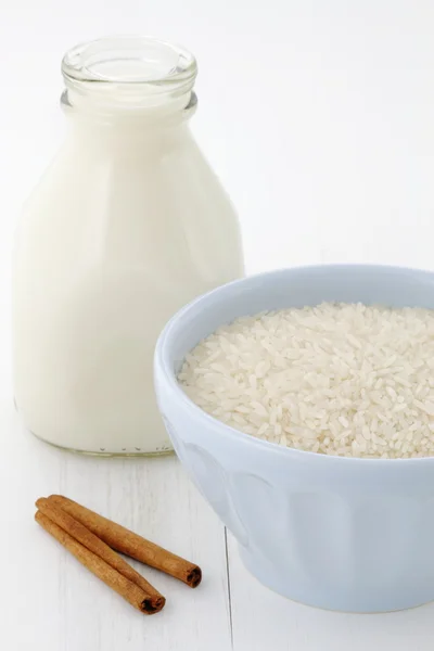 Рисовий пудинг інгредієнти — стокове фото
