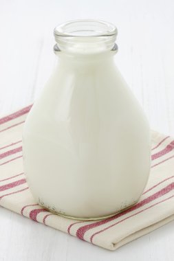 lezzetli süt yarım litre