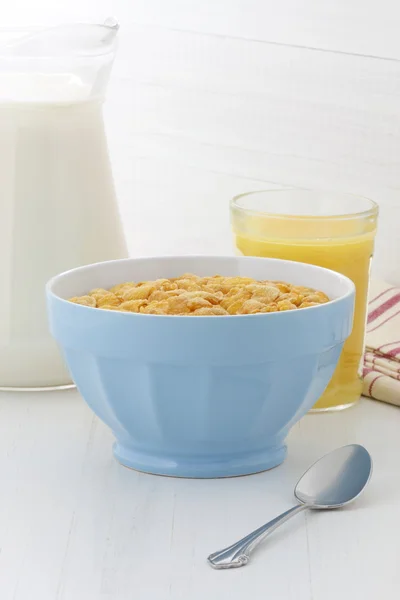 Delicious corn flakes breakfast — Stock Photo, Image
