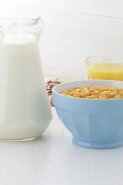 Delicious corn flakes breakfast — Stock Photo, Image