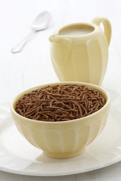 Delicious bran cereal breakfast — Stock Photo, Image