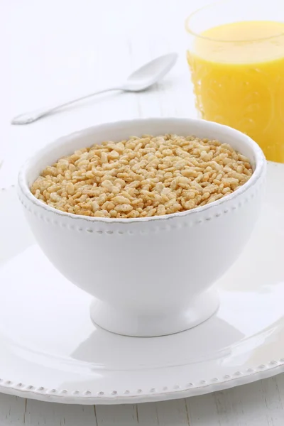 Delicioso y saludable cereal de arroz crujiente — Foto de Stock