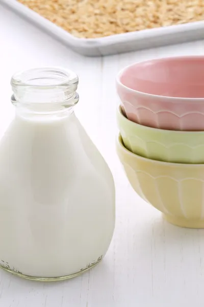 Healthy milk and granola — Stock Photo, Image