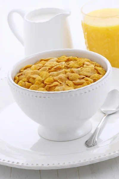 Healthy corn flakes breakfast — Stock Photo, Image