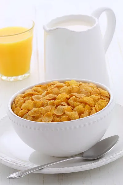 Healthy corn flakes breakfast — Stock Photo, Image