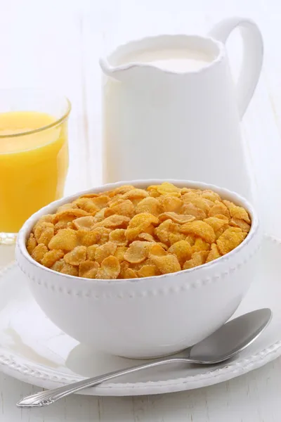 Desayuno saludable de hojuelas de maíz — Foto de Stock
