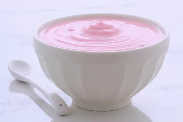 Vintage Yunan çilekli yoğurt